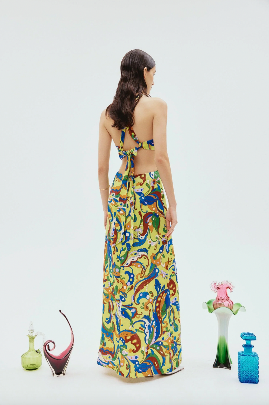 Vestido estampado paisley amarillo azul verde rojo naranja marca Alemais para alquilar en España