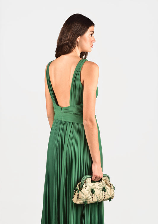 Vestido Pronovias verde talla grande disponible en alquiler. Escote en V y espalda abierta. Alquiler en Barcelona.