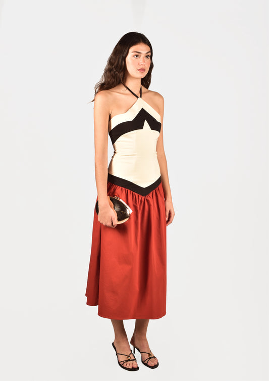 Vestido original de la marca IQ Collection curdo, negro y rojo. Cuello halter. Perfecto para boda primavera y verano. 