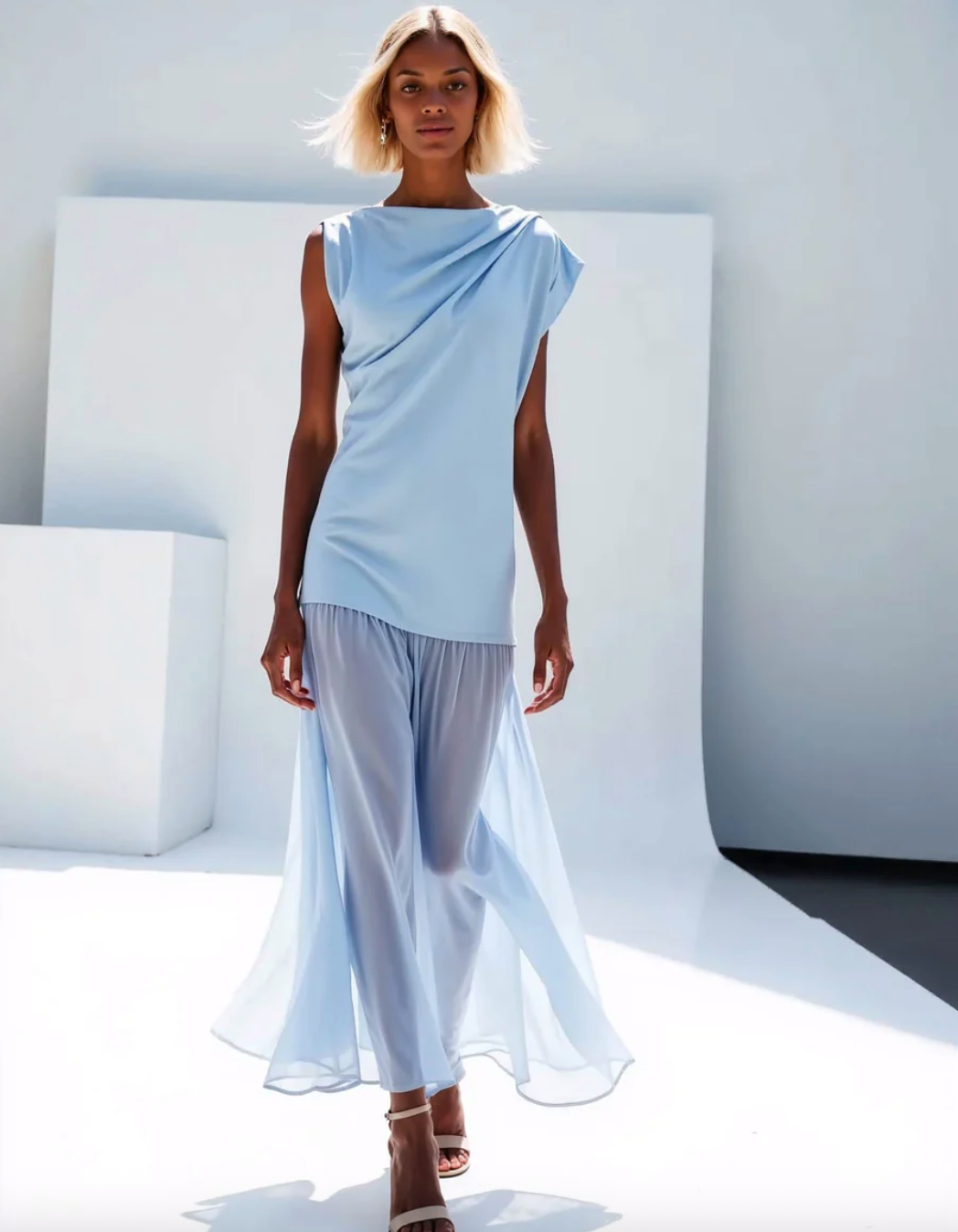 Vestido elegante para alquiler en Barcelona.