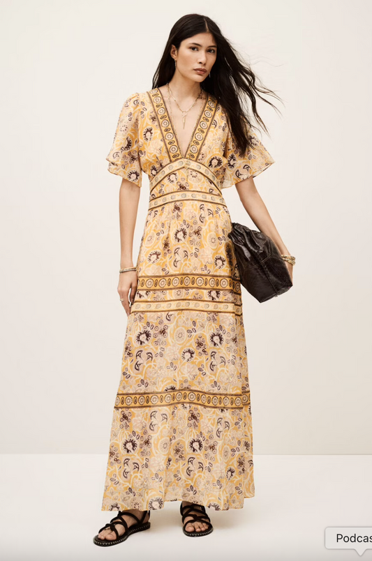 Vestido maxi de la marca Ba&sh con escote V y manga corta y espalda descubierta. Ideal para invitada de boda, fiestas, ceremonia.