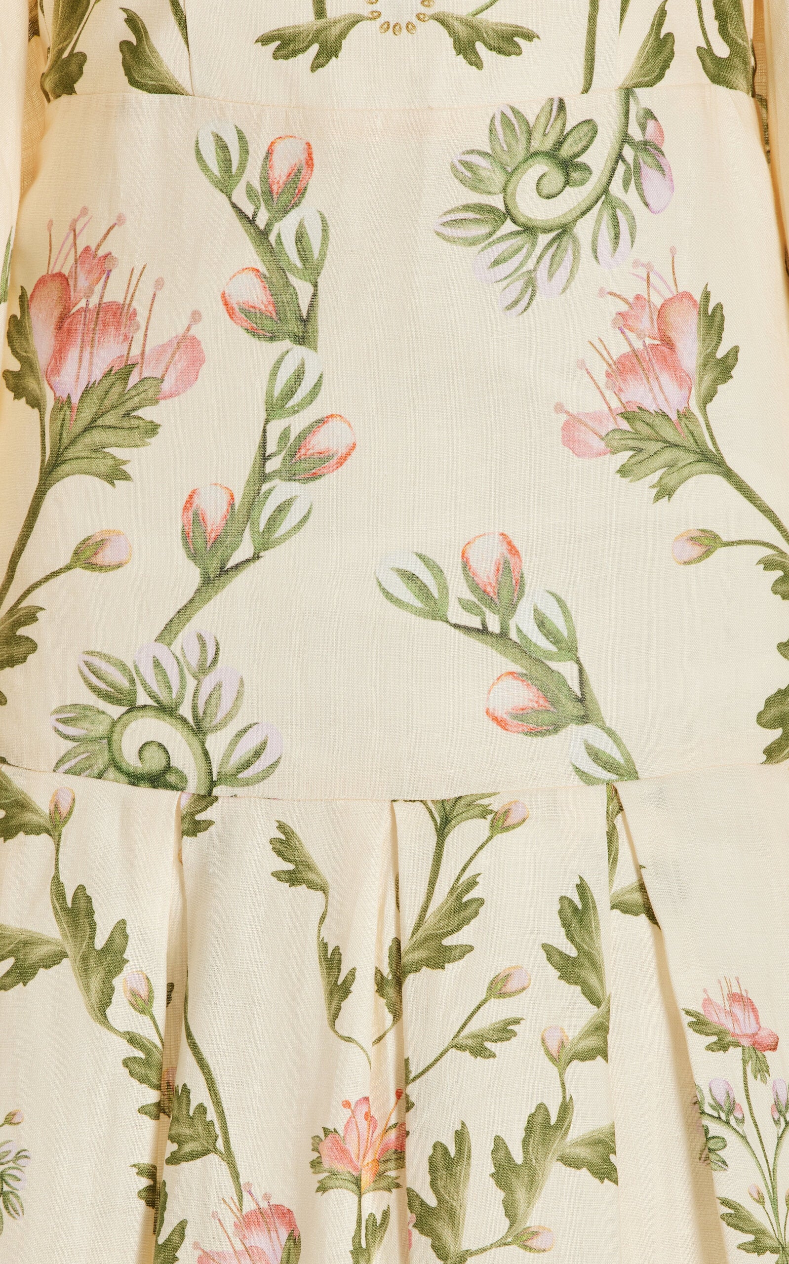 Estampado floral vestido de la marca de lujo Agua Bendita disponible en alquiler en Madrid, Barcelona, Valencia, Girona.