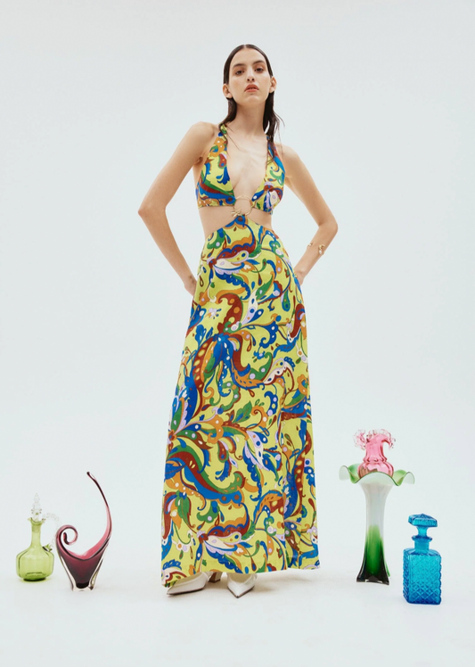 Vestido largo escotado elegante para invitadas fiestas bodas para alquilar en Barcelona de la marca Alémais
